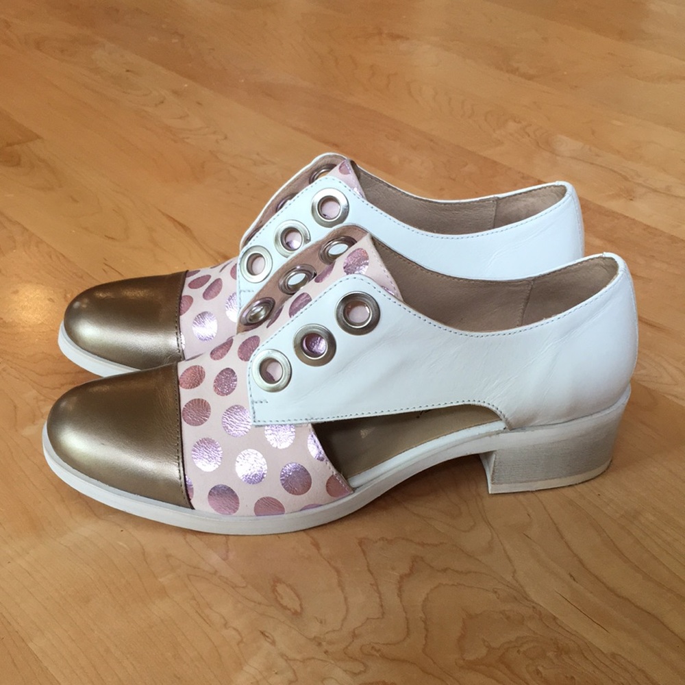 Unity In Diversity Valley Leather Metallic Oxford - Picture 7 of 14